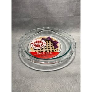 Pyrex Clear Glass Pie Dish 9.5 Round Bake & Share Baking Dish Microwave Safe NWT
